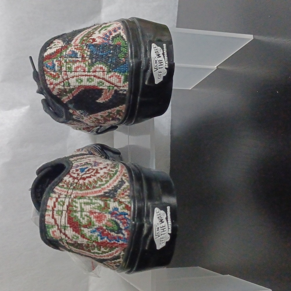 VANS Tapestry NWOT Skate shoes
